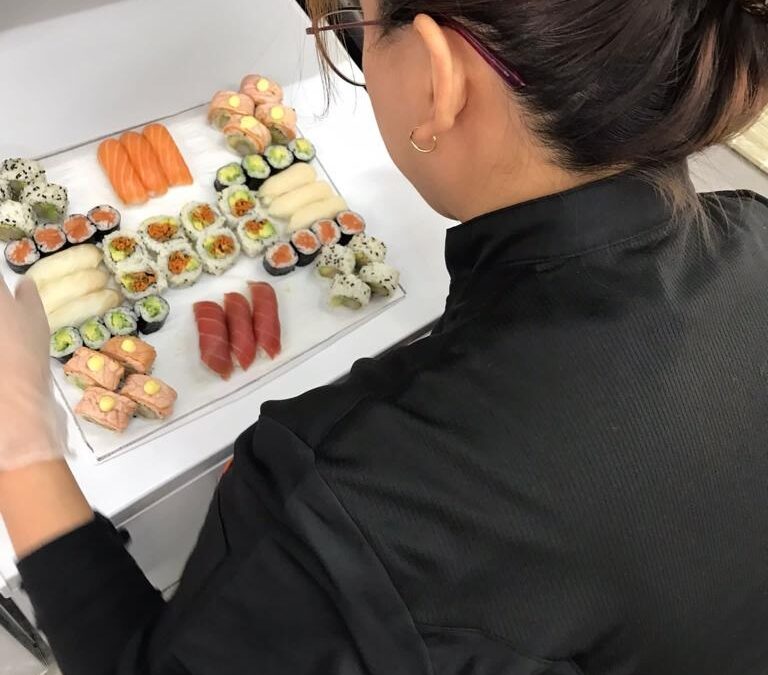 Umare Sushi - Cocinando Sushi
