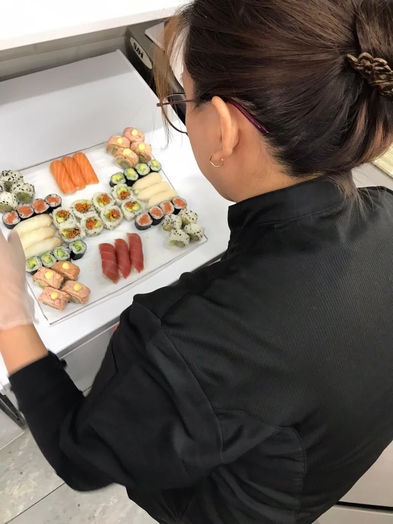 Umare Sushi - Cocinando Sushi