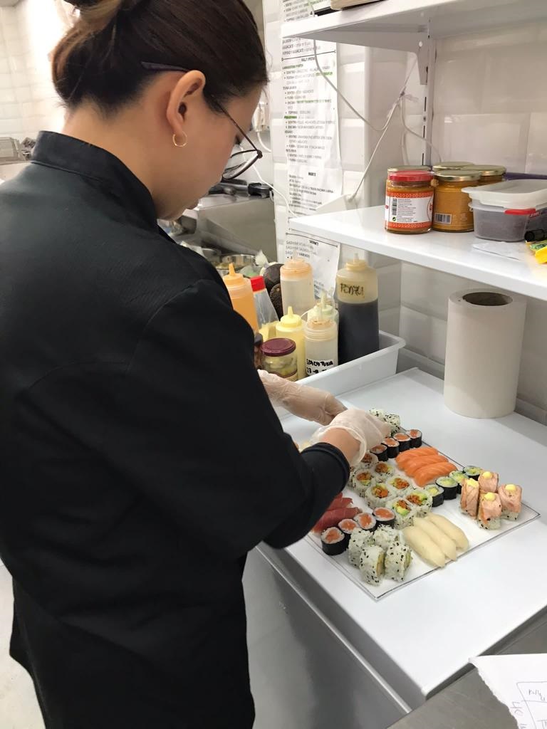 Umare Sushi - Cocinando Sushi